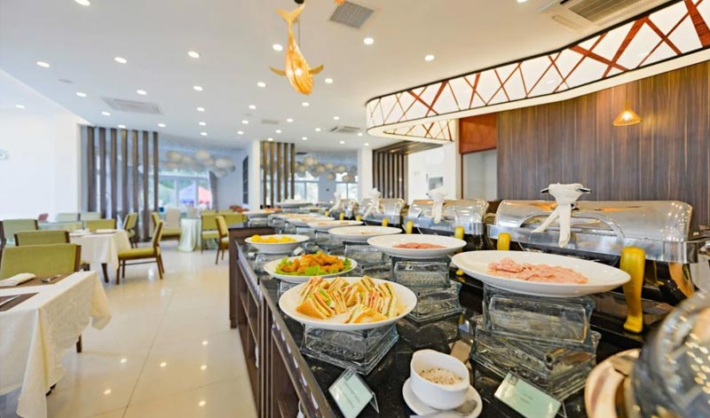 Khu phục vụ ăn uống trong nhà hàng