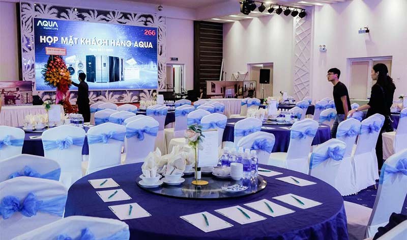 Tổ chức hội nghị trong nhà hàng Hoàng Lam