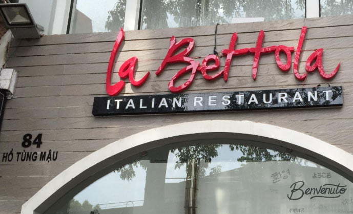 Bếp nhà hàng món Ý