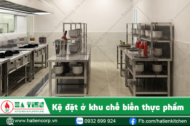 kệ đặt ở khu chế biến thực phẩm