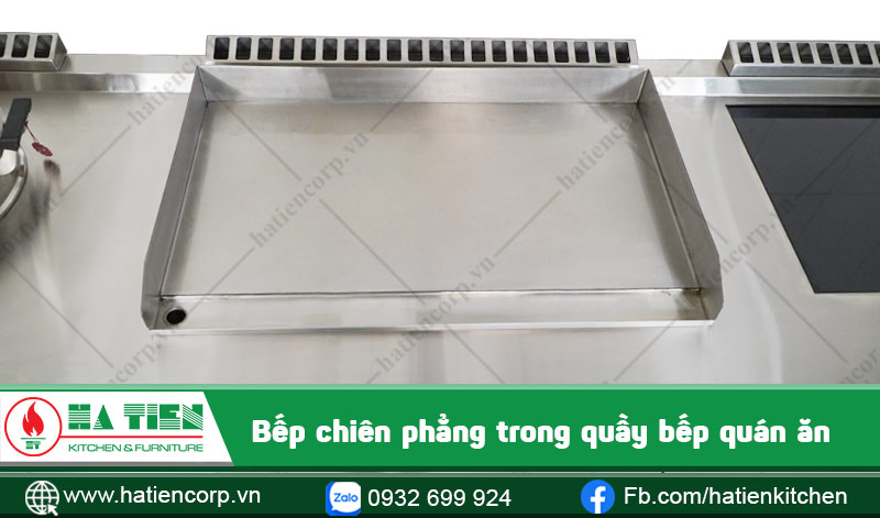 bếp chiên phẳng trong quầy bếp