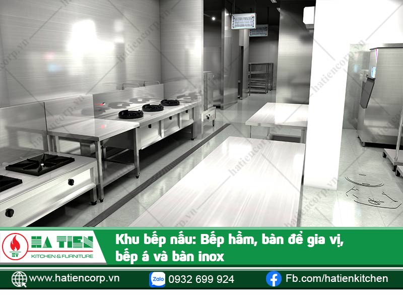 Khu bếp chính với các thiết bị như bếp hầm, bàn gia vị, bếp á, tủ nấu cơm...
