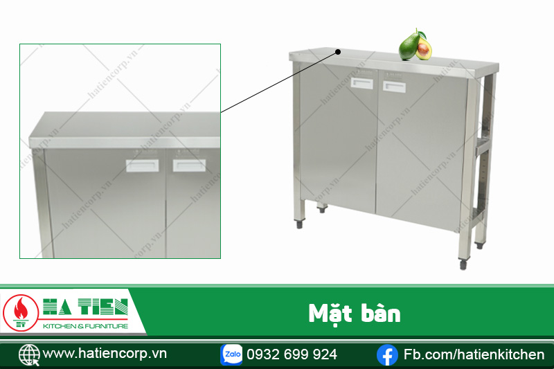 mặt bàn kệ dưới có cửa mở