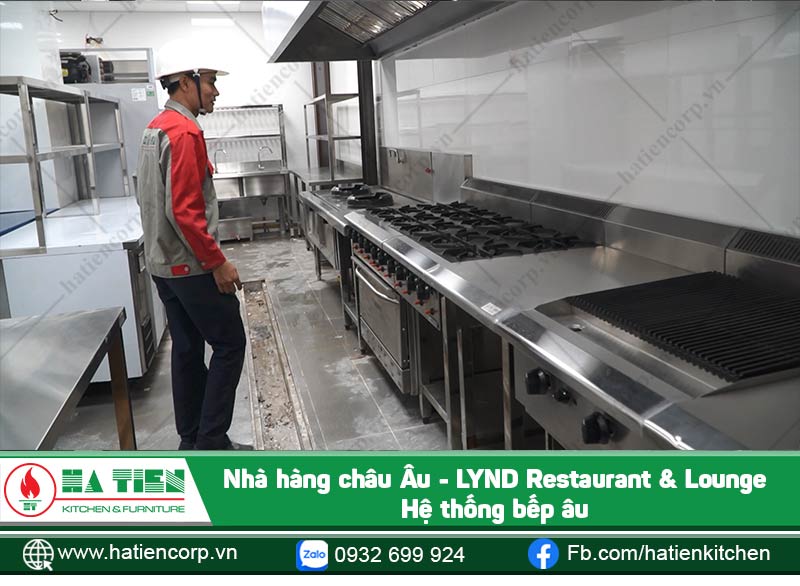 Khu bếp âu nhà hàng