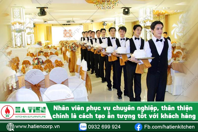 nhân viên phục vụ chuyên nghiệp