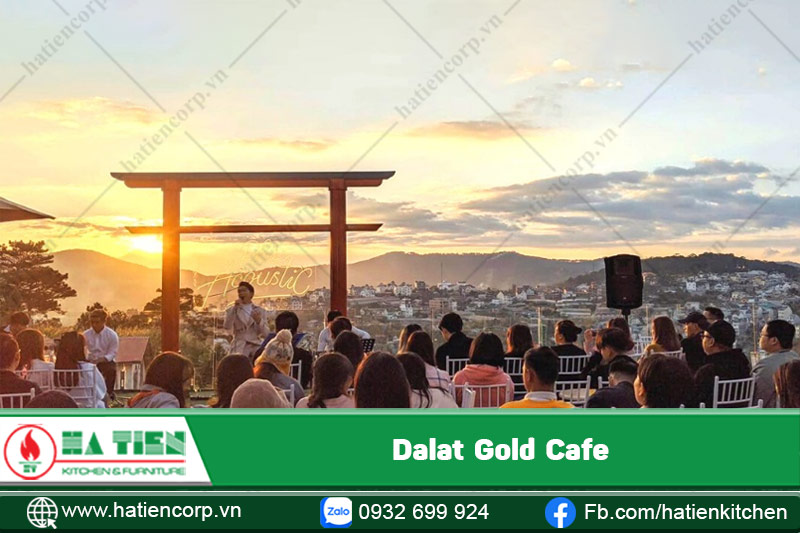 Quán cà phê Đà Lạt Dalat Gold Cafe có view ban đêm đẹp