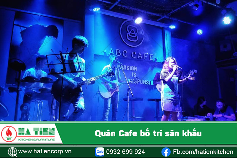 Quán cafe thường bố trí thêm sân khấu, sàn diễn