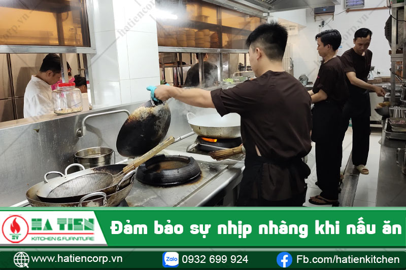 Không gian bếp nhà hàng 1