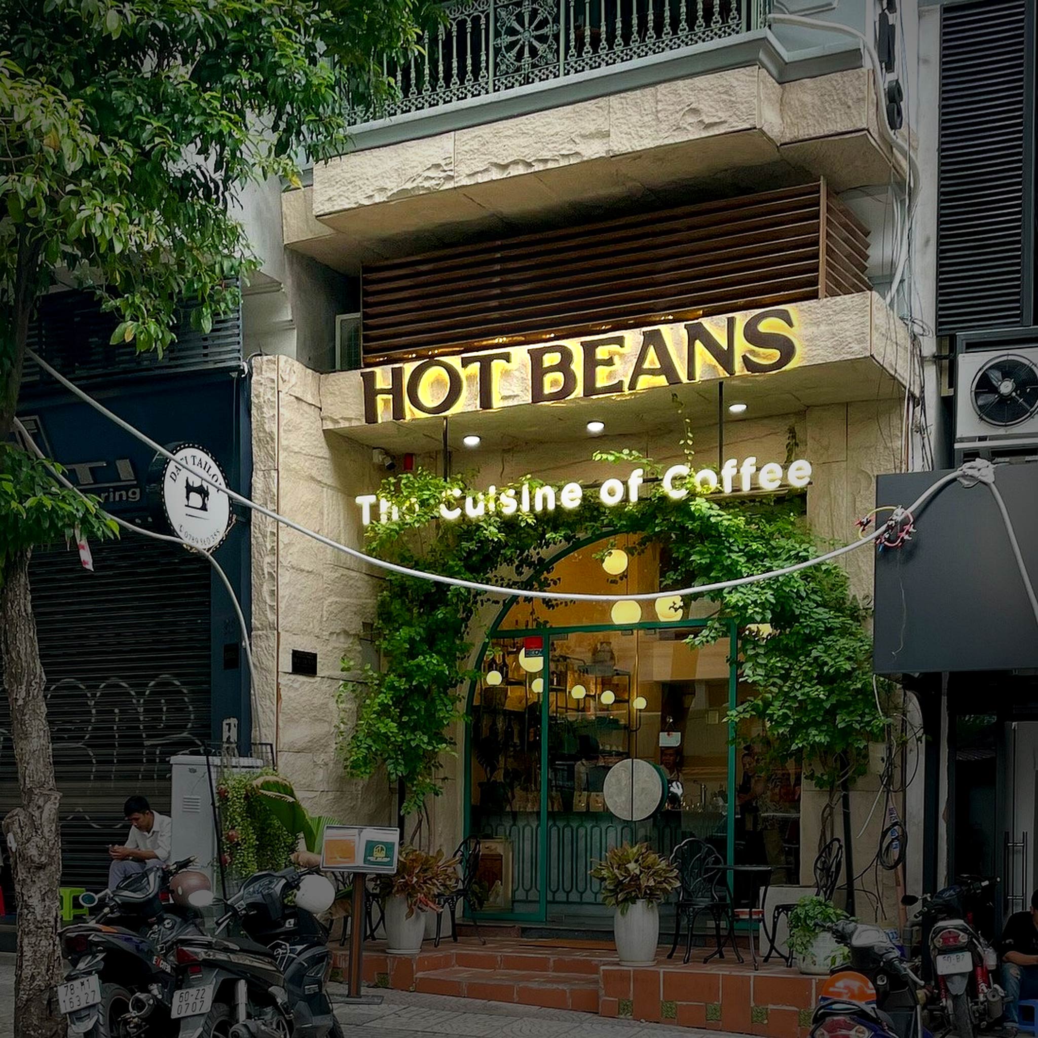 thiết kế bếp nhà hàng hot and beans