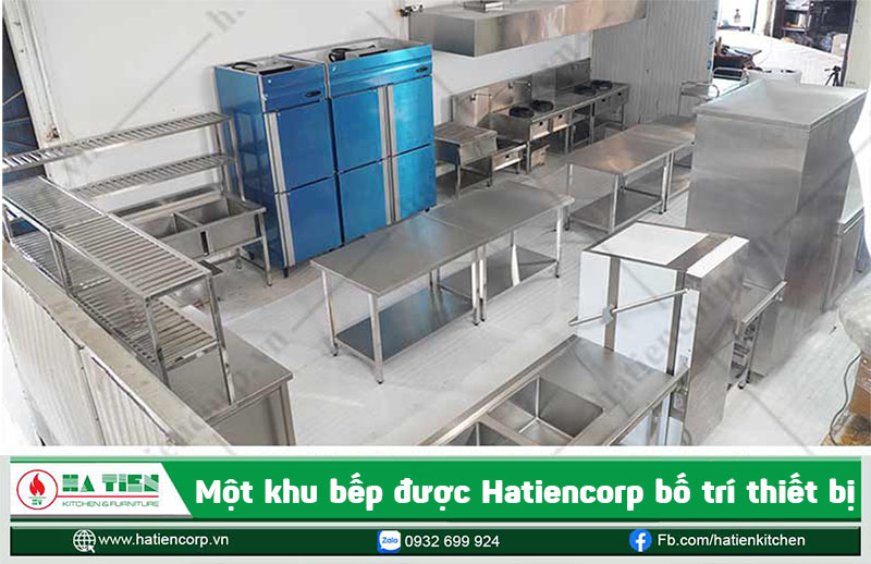 Một khu bếp nhà hàng món Á với đầy đủ công năng và tối ưu không gian