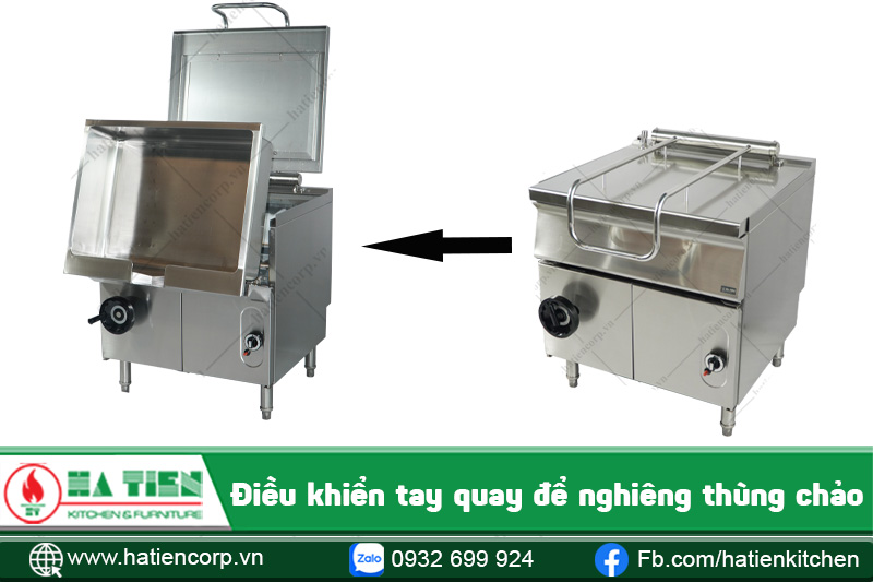 Dùng tay quay để nghiêng thùng chảo