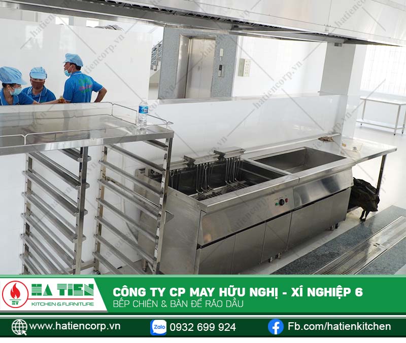 Bếp chiên nhúng và quầy để ráo dầu