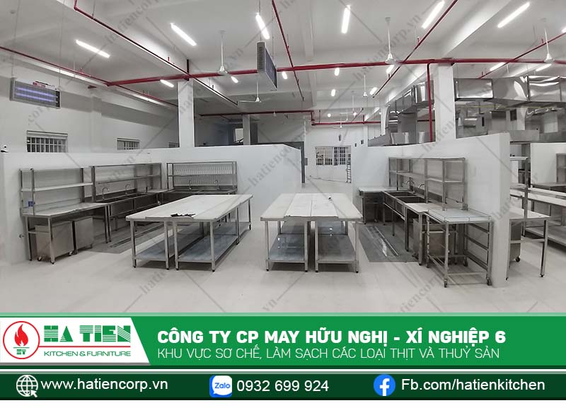 Thịt và thuỷ hải sản cũng được chia ra theo các khu khác nhau. Nhằm tránh ô nhiễm chéo và nhiễm mùi trong quá trình xử lý.