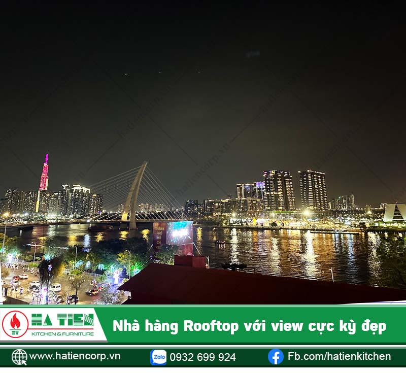 Là nơi để bạn cùng bạn bè sau giờ làm kéo nhau đi ăn đồ nướng ngon ngon, ngắm view “bao” trọn Sài Gòn. SaigonGrill nằm tầng thượng của toà nhà, không quá thấp cũng không quá cao, đủ để ngắm nhìn Saigon, không bỏ sót một điểm nào.
